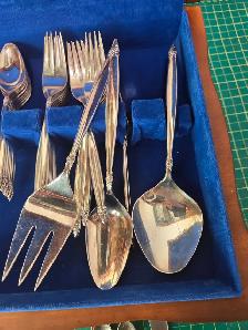 Silverware/Flatware Set in Wood Case - Photo 4