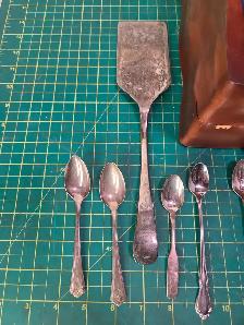Silverware/Flatware Set in Wood Case - Photo 5