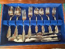 Silverware/Flatware Set in Wood Case - Photo 8