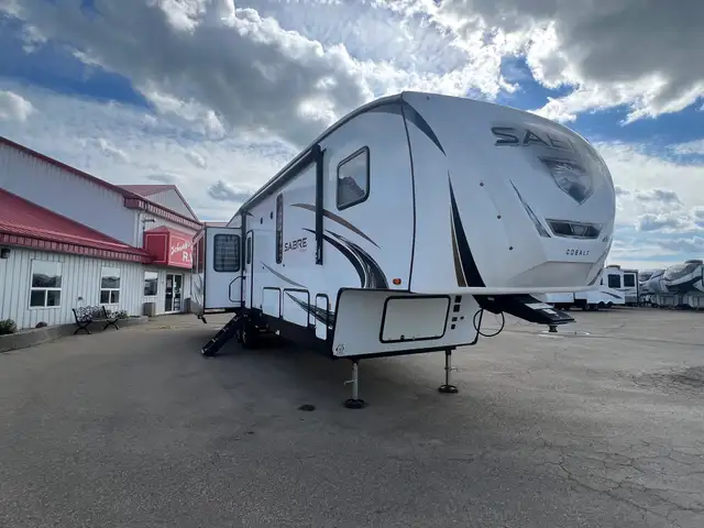 2022 Forest River Sabre 36BHQ, SPACIOUS MID-DEN/BEDROOM, LOFT