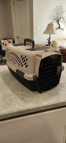 New Pet Taxi 19' Size for Cats and Small Dogs, 780-455-4858 $40