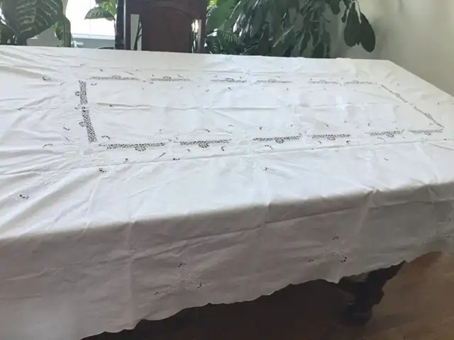 Embroidered Rectangular Tablecloth