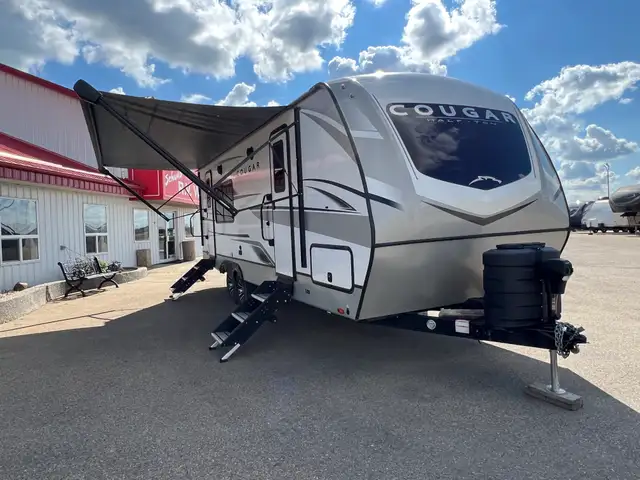 2024 KEYSTONE COUGAR 24SABWE, COUPLES UNIT