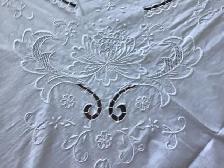 Embroidered Rectangular Tablecloth - Photo 2