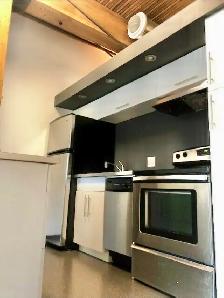✨&nbsp.NYC STYLE LOFT | EXCHANGE DISTRICT ✨ - Photo 3