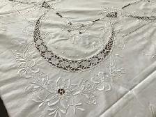 EMBROIDERED TABLECLOTH - Photo 3