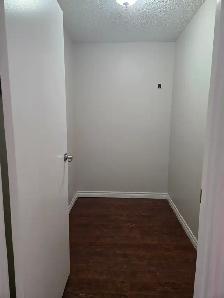 SPACIOUS – RENOVATED – PET FRIENDLY - Photo 8