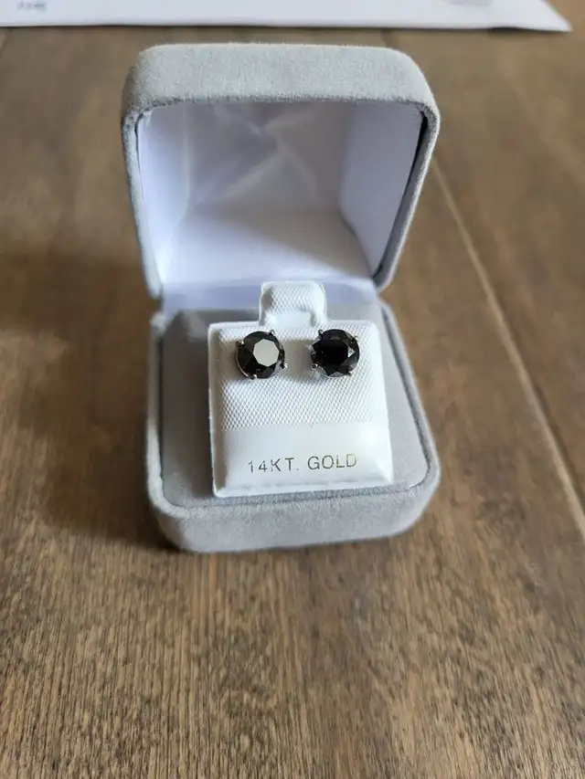 Brand New 14K White Gold Brilliant Diamond Earrings For Sale