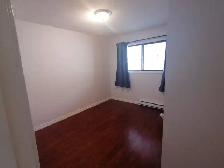 SPACIOUS – RENOVATED – PET FRIENDLY - Photo 7