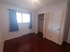 SPACIOUS – RENOVATED – PET FRIENDLY - Photo 8