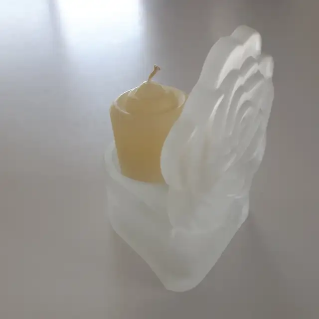 LUSTRE NEUF UNIQUE EN VERRE ÉPAIS 4'HAU SA CHANDELLE: $15.00