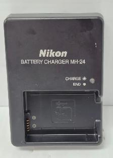 (N9751469) Nikon MH-24 Camera Battery and charger. - Photo 2