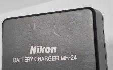 (N9751469) Nikon MH-24 Camera Battery and charger. - Photo 3