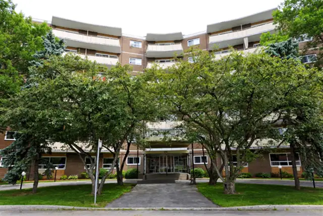 2 Bedroom Apartment in Ottawa West for November