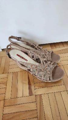clothing - Photo 9