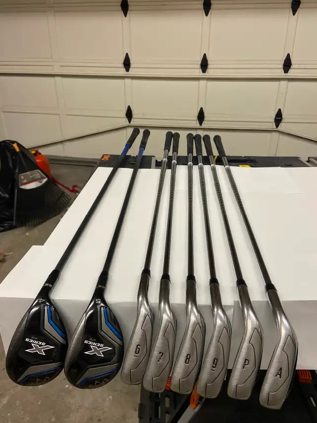 Callaway X 18 irons mens RH Regular Flex Full set.