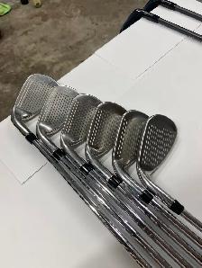 Callaway X 18 irons mens RH Regular Flex Full set. - Photo 2