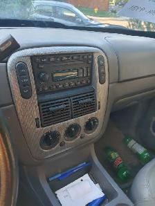 Ford Explorer - Photo 6