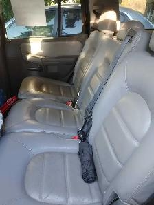 Ford Explorer - Photo 8