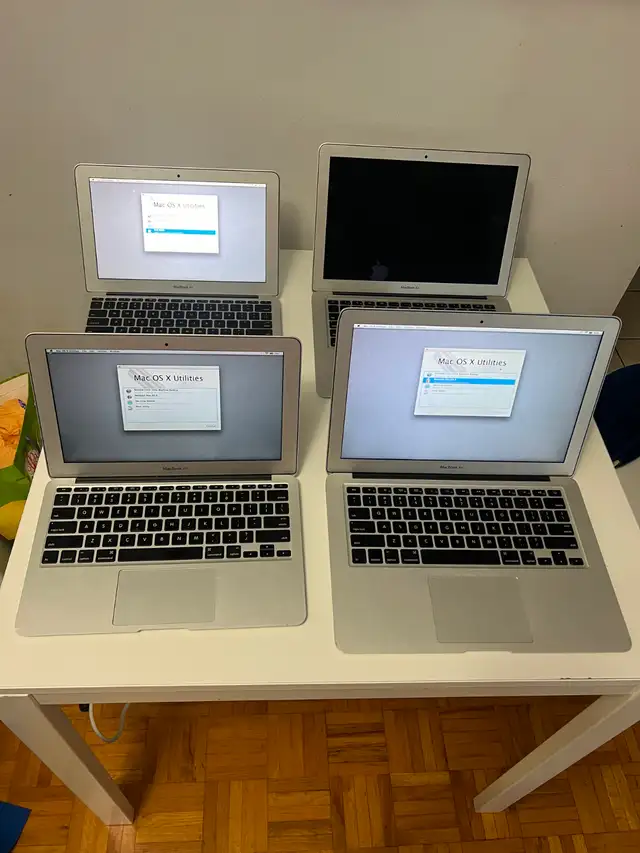 Read Assorted Macbook Air 2011 - 2017 Various Conditions $180