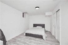 Spacious room with private wash room Near Brock University - Photo 2
