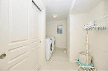 Spacious room with private wash room Near Brock University - Photo 7