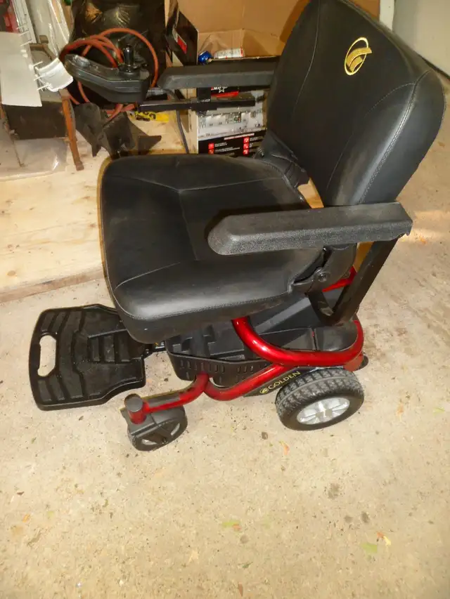 Power chair by Golden (like new)