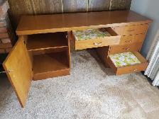 Student Desk - Photo 2