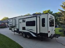 2014 Elkridge Extreme Light by Heartland