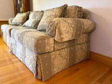 Beautiful Couch - Photo 2