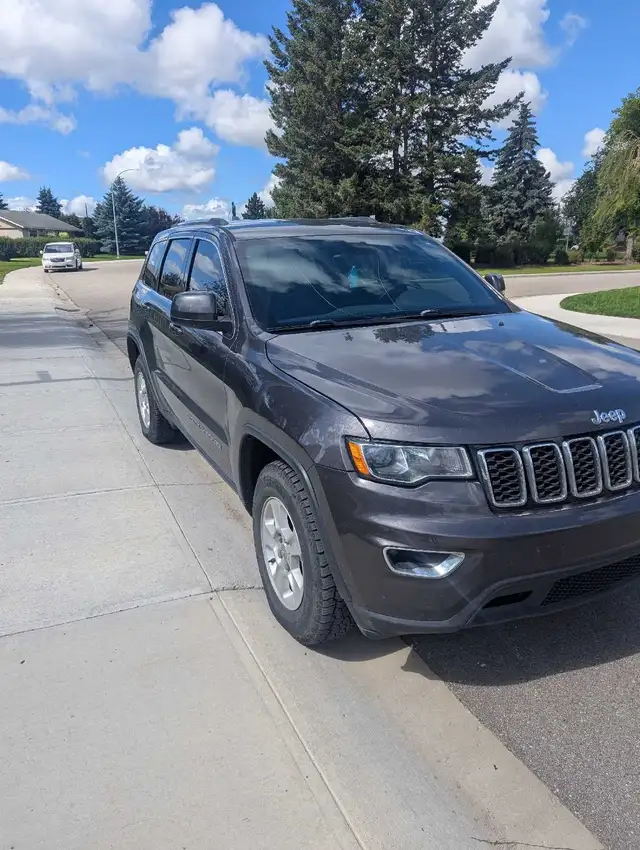 2017 Jeep Grand Cherokee Laredo 4x4