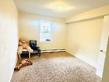 One bedroom with Private bathroom - Photo 2