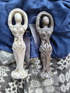 BEAUTIFUL ICONIC PAIR of early 2000s Ceramic Goddess Statues! - Photo 2