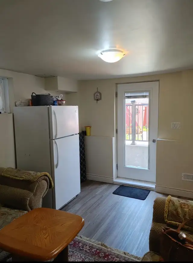 2 bedroom walkout basement from Oct01