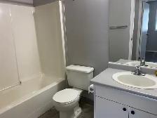 Renovated 3BRS/1.5Bath/Bamt./Parking close MillWood Town Centre - Photo 8