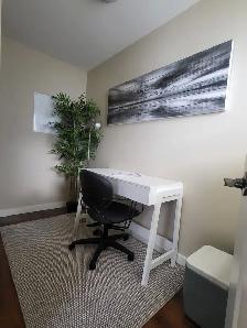 Fully Furnished 2 Bed   Den, 2 Bath townhouse - Photo 5