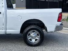 2016 Ram 3500 SLT 4WD 6.7L CUMMINS DIESEL-CREW CAB SHORT BOX - Photo 3