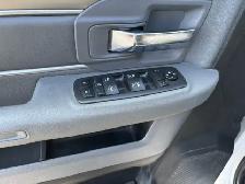 2016 Ram 3500 SLT 4WD 6.7L CUMMINS DIESEL-CREW CAB SHORT BOX - Photo 16