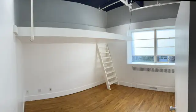 ROOM AVAILABLE IN 2 BDRM LOFT (NON-SMOKING/SCENT FREE)