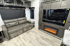 2026 VENTURE RV SPORTTREK 303VIK - Photo 19
