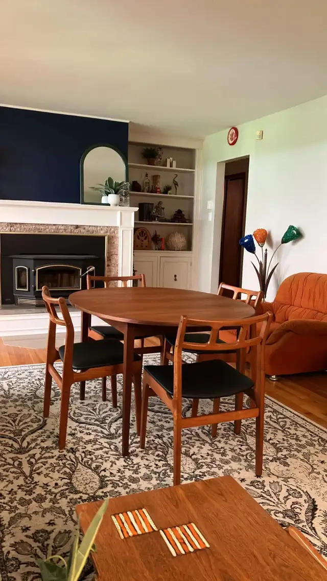 Mid century. TECK TEAK. Ensemble salle à manger. Oval Table oval