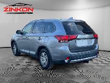 2018 Mitsubishi Outlander | CLEAN CARFAX | 3.0L V6 | 7 PASS - Photo 3