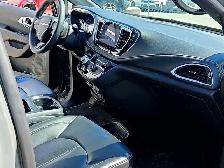 2022 Chrysler Pacifica Touring L - Photo 19