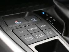 2025 Toyota RAV4 XLE AWD | HEATED SEATS | SUNROOF & MORE! - Photo 17