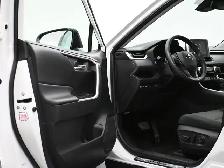 2025 Toyota RAV4 XLE AWD | HEATED SEATS | SUNROOF & MORE! - Photo 19