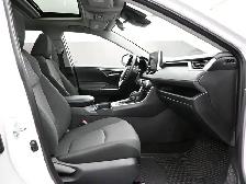 2025 Toyota RAV4 XLE AWD | HEATED SEATS | SUNROOF & MORE! - Photo 30