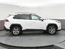 2025 Toyota RAV4 XLE AWD | HEATED SEATS | SUNROOF & MORE! - Photo 35