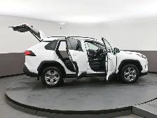 2025 Toyota RAV4 XLE AWD | HEATED SEATS | SUNROOF & MORE! - Photo 52