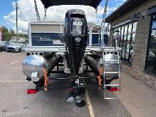 2021 Sun Tracker Party Barge 18 DLX - Photo 9