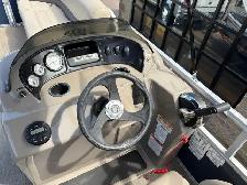 2021 Sun Tracker Party Barge 18 DLX - Photo 18